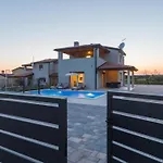 Villa Alcove With Breathtaking Sea View And Private Pool Brtonigla
