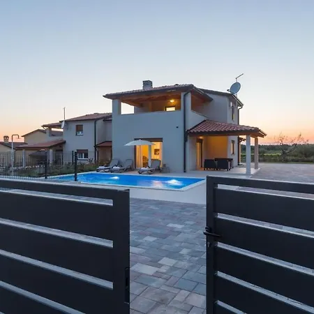 Villa Alcove With Breathtaking Sea View And Private Pool Brtonigla