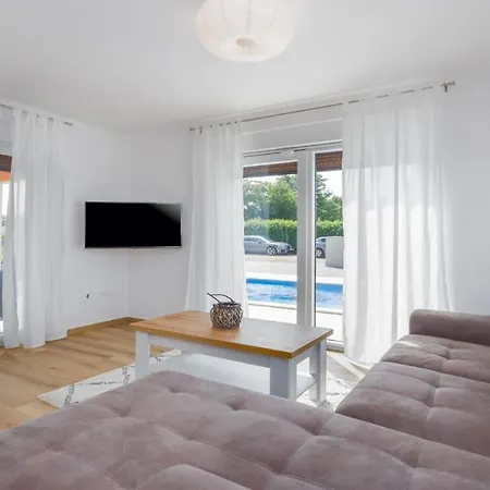 Alcove With Breathtaking Sea View And Private Pool * Brtonigla
